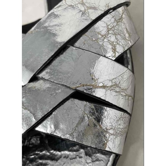 Tory Burch Sandals Womens Size 7 Metallic Silver Crisscross Logo Medallion - Picture 5 of 9